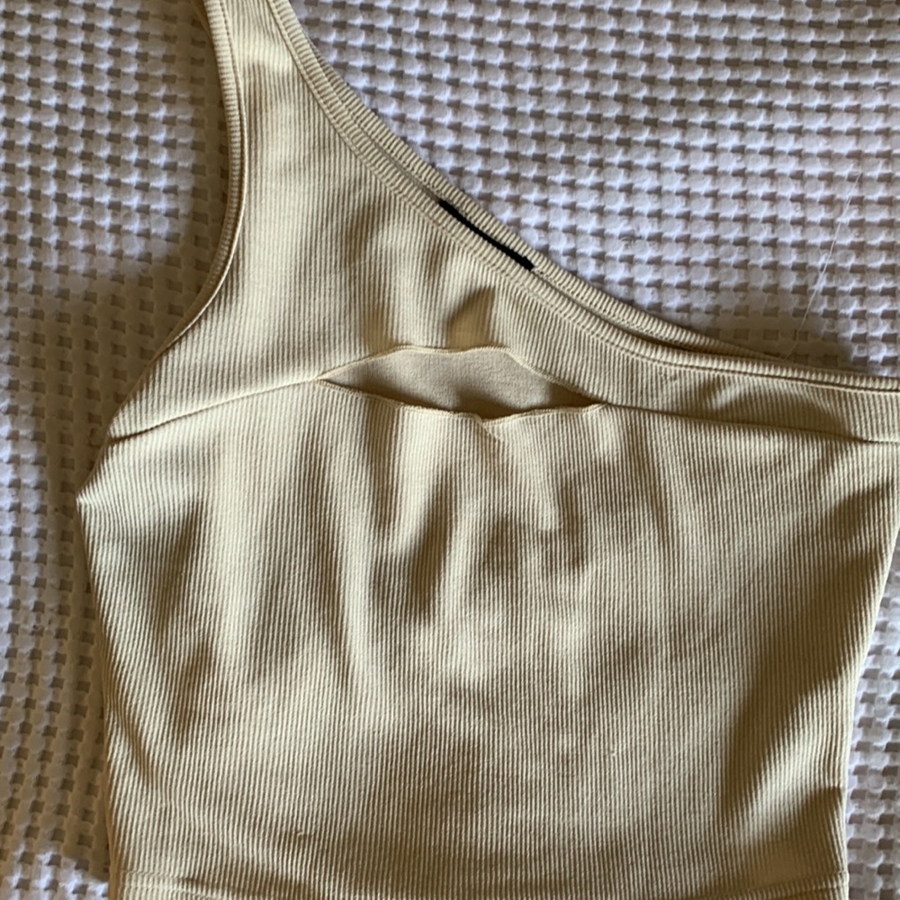 Bundle of summer cropped tops and tanks🌼 - Picture 10 of 14